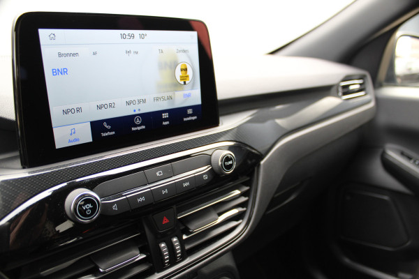 Ford Kuga 2.5-225 pk PHEV ST-Line X. Hybride rijden voor een reëel bedrag ! Slechts 31.500km ! Stoel-, stuur-, achterbank en voorraamverw., B&O soundsyst., Adaptieve Cruise Control, Climate Control dual, Camera v+a, Navigatie, Telefoonvoorb., Side- en lane assist etc.