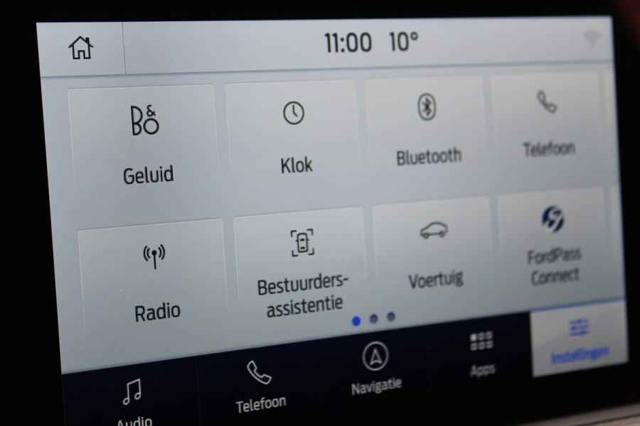 Ford Kuga 2.5-225 pk PHEV ST-Line X. Hybride rijden voor een reëel bedrag ! Slechts 31.500km ! Stoel-, stuur-, achterbank en voorraamverw., B&O soundsyst., Adaptieve Cruise Control, Climate Control dual, Camera v+a, Navigatie, Telefoonvoorb., Side- en lane assist etc.