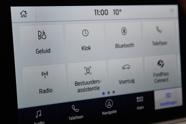 Ford Kuga 2.5-225 pk PHEV ST-Line X. Hybride rijden voor een reëel bedrag ! Slechts 31.500km ! Stoel-, stuur-, achterbank en voorraamverw., B&O soundsyst., Adaptieve Cruise Control, Climate Control dual, Camera v+a, Navigatie, Telefoonvoorb., Side- en lane assist etc.