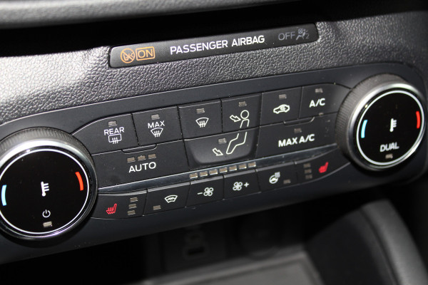 Ford Kuga 2.5-225 pk PHEV ST-Line X. Hybride rijden voor een reëel bedrag ! Slechts 31.500km ! Stoel-, stuur-, achterbank en voorraamverw., B&O soundsyst., Adaptieve Cruise Control, Climate Control dual, Camera v+a, Navigatie, Telefoonvoorb., Side- en lane assist etc.