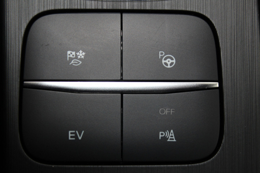 Ford Kuga 2.5-225 pk PHEV ST-Line X. Hybride rijden voor een reëel bedrag ! Slechts 31.500km ! Stoel-, stuur-, achterbank en voorraamverw., B&O soundsyst., Adaptieve Cruise Control, Climate Control dual, Camera v+a, Navigatie, Telefoonvoorb., Side- en lane assist etc.