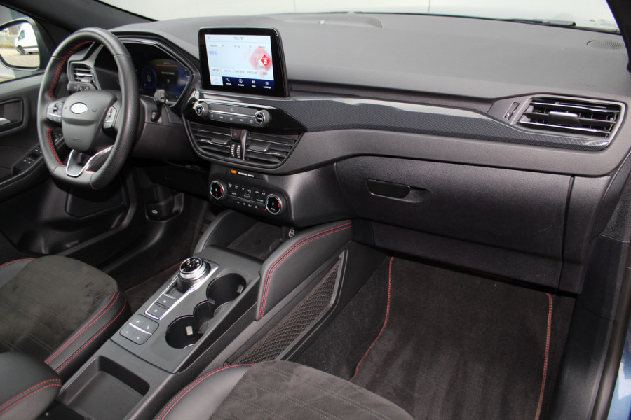 Ford Kuga 2.5-225 pk PHEV ST-Line X. Hybride rijden voor een reëel bedrag ! Slechts 31.500km ! Stoel-, stuur-, achterbank en voorraamverw., B&O soundsyst., Adaptieve Cruise Control, Climate Control dual, Camera v+a, Navigatie, Telefoonvoorb., Side- en lane assist etc.