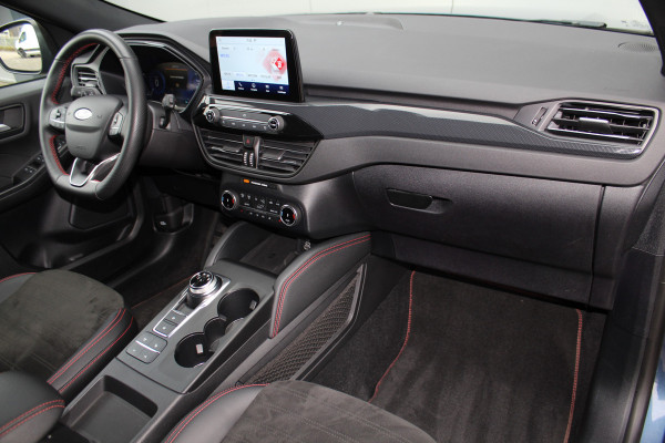 Ford Kuga 2.5-225 pk PHEV ST-Line X. Hybride rijden voor een reëel bedrag ! Slechts 31.500km ! Stoel-, stuur-, achterbank en voorraamverw., B&O soundsyst., Adaptieve Cruise Control, Climate Control dual, Camera v+a, Navigatie, Telefoonvoorb., Side- en lane assist etc.