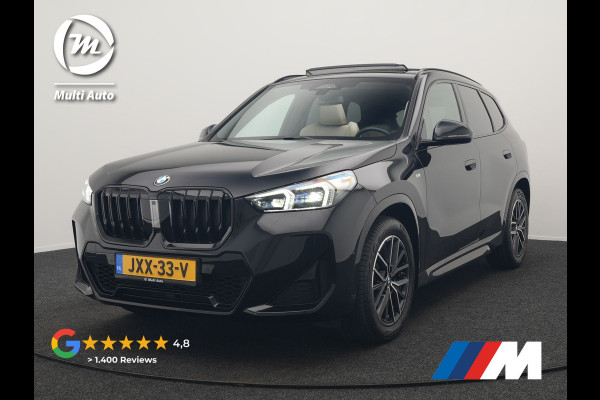 BMW X1 sDrive20i M Sport 156pk Dealer O.H. | Panodak | Lederen Sportstoelen Verwarmd | Adaptive M Onderstel | Widescreen Navi | Camera | Keyless | Adaptive LED | Sfeerverlichting | Apple Carplay | Navigatie | DAB |