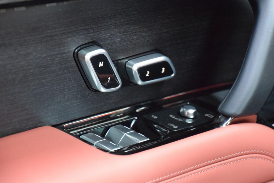 Land Rover Range Rover P550e SV | Two-Tone interieur | Obsidian Black