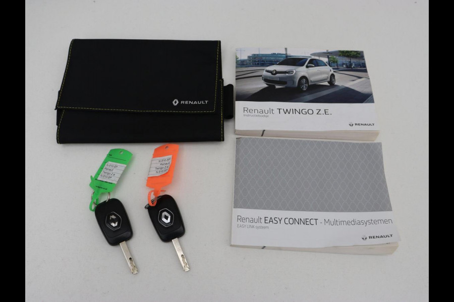 Renault Twingo Z.E. R80 Collection | Navigatie | Climate control | Carplay | Bluetooth | Speedlimiter | DAB | LED | Origineel NL