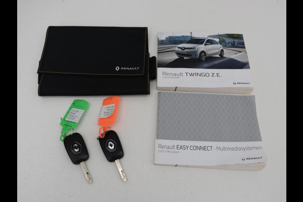 Renault Twingo Z.E. R80 Collection | Navigatie | Climate control | Carplay | Bluetooth | Speedlimiter | DAB | LED | Origineel NL