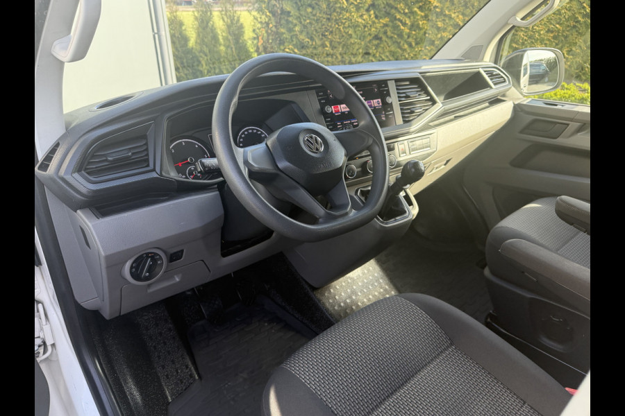Volkswagen Transporter 2.0 TDI 150 PK / L2H1 / 1e EIG. / ALUCA INRICHTING / TREKHAAK / IMPERIAAL / CRUISE / AIRCO / NAVI