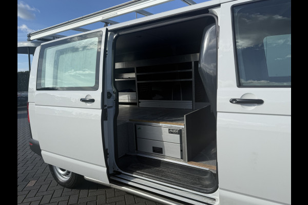 Volkswagen Transporter 2.0 TDI 150 PK / L2H1 / 1e EIG. / ALUCA INRICHTING / TREKHAAK / IMPERIAAL / CRUISE / AIRCO / NAVI