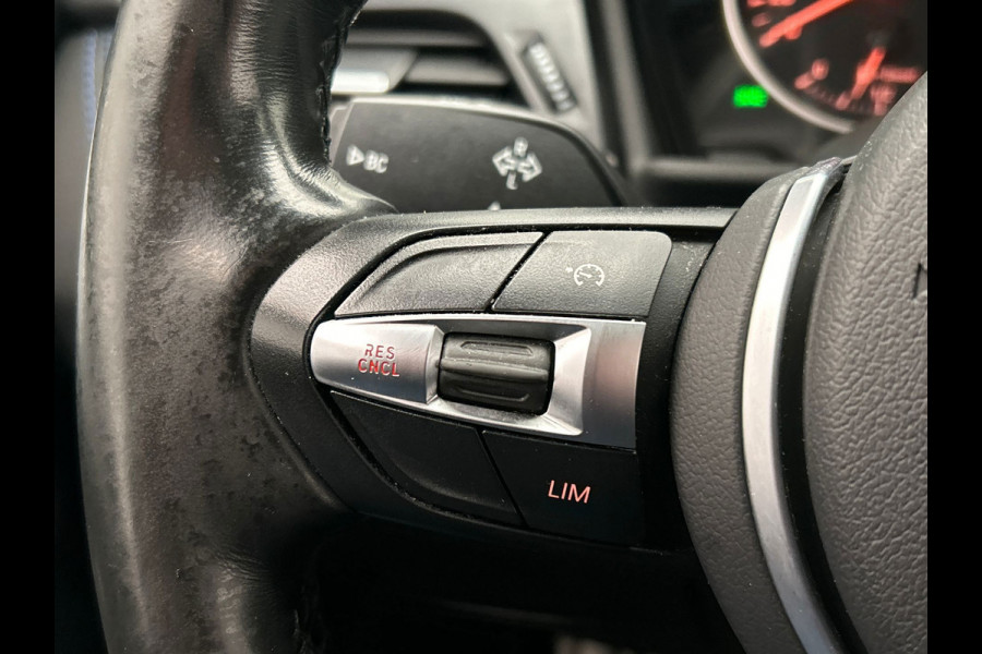 BMW 2 Serie Active Tourer 216d | M/Sport | Alcantara | Origineel NL | Camera | Cruise/Control | Stoel Verwarming |