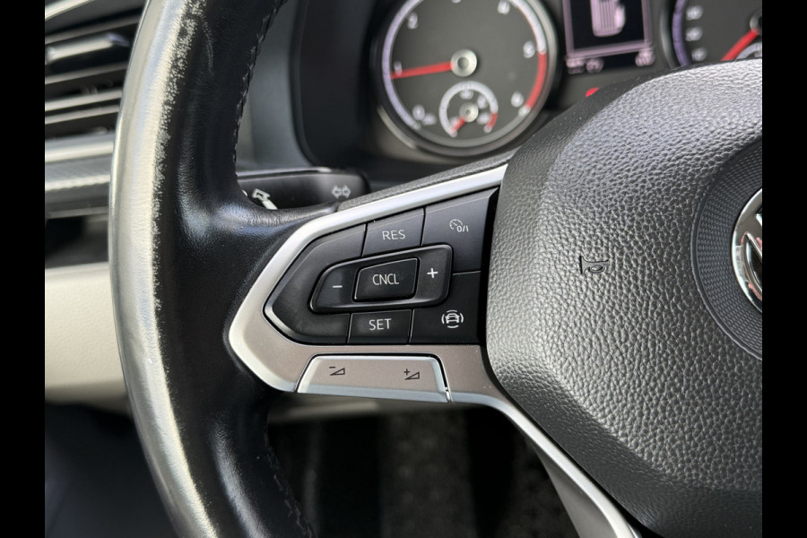 Volkswagen Transporter 2.0 TDI 111 PK HIGHLINE / STARLIGHT BLUE METALLIC / L2H1 / TREKHAAK / IMPERIAAL / CAMERA / CRUISE / AIRCO