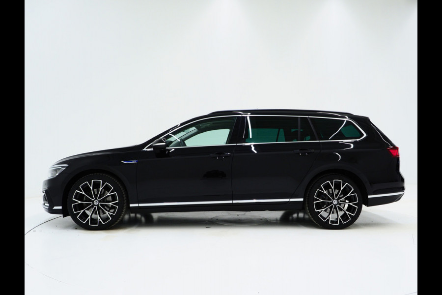 Volkswagen Passat Variant 1.4 TSI PHEV GTE | Panoramadak | Massage | Camera | Virtual | Keyless | Adaptive Cruise | Carplay
