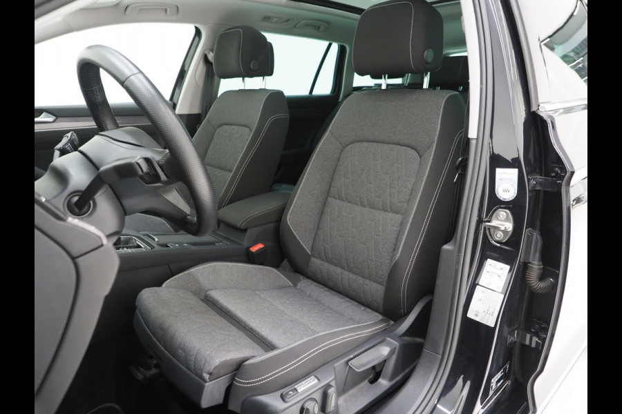 Volkswagen Passat Variant 1.4 TSI PHEV GTE | Panoramadak | Massage | Camera | Virtual | Keyless | Adaptive Cruise | Carplay