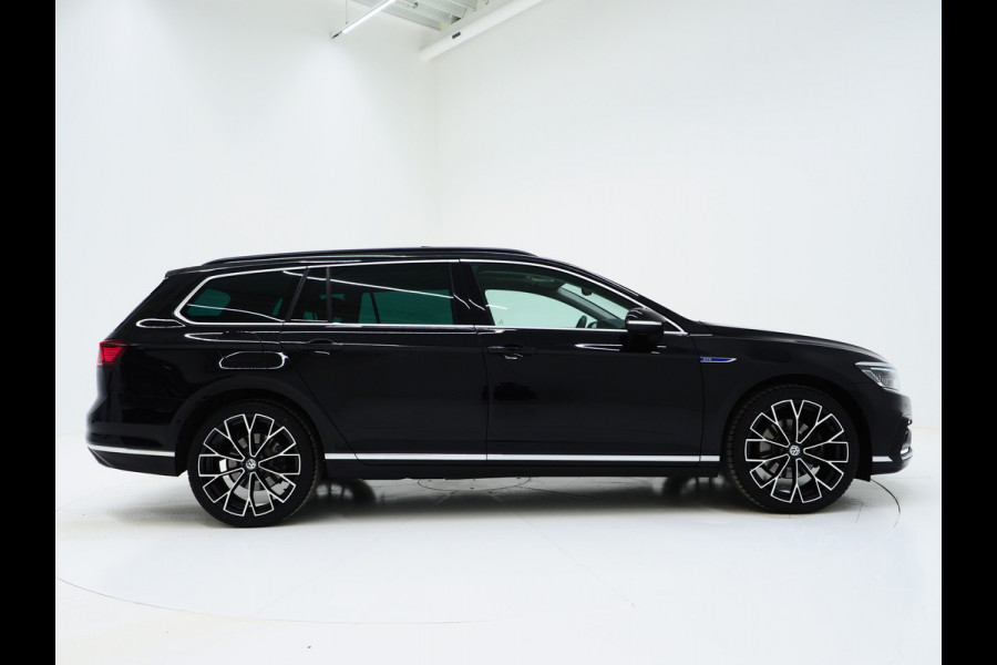 Volkswagen Passat Variant 1.4 TSI PHEV GTE | Panoramadak | Massage | Camera | Virtual | Keyless | Adaptive Cruise | Carplay