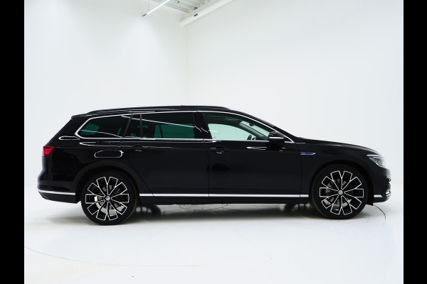 Volkswagen Passat Variant 1.4 TSI PHEV GTE | Panoramadak | Massage | Camera | Virtual | Keyless | Adaptive Cruise | Carplay