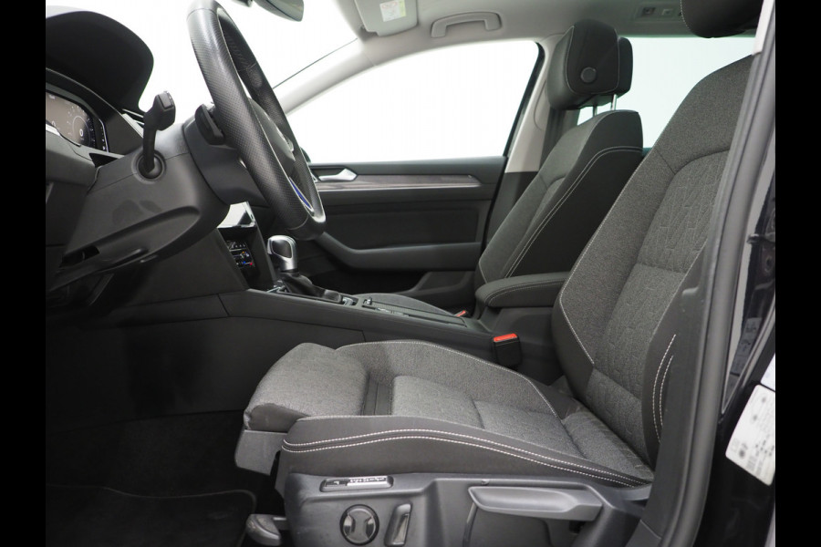 Volkswagen Passat Variant 1.4 TSI PHEV GTE | Panoramadak | Massage | Camera | Virtual | Keyless | Adaptive Cruise | Carplay