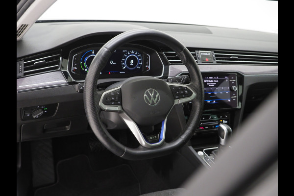 Volkswagen Passat Variant 1.4 TSI PHEV GTE | Panoramadak | Massage | Camera | Virtual | Keyless | Adaptive Cruise | Carplay