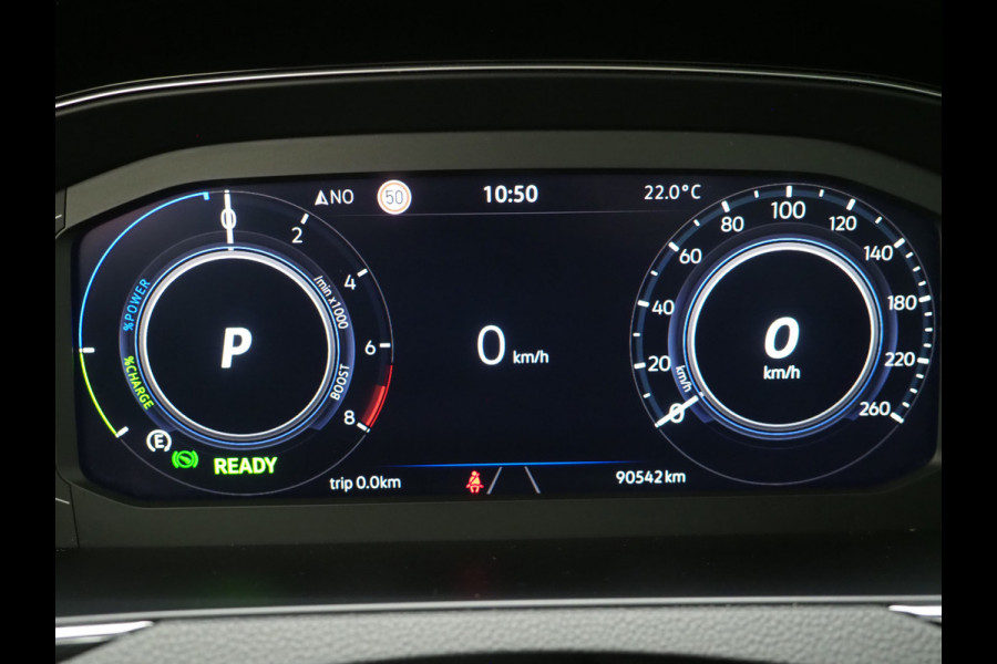 Volkswagen Passat Variant 1.4 TSI PHEV GTE | Panoramadak | Massage | Camera | Virtual | Keyless | Adaptive Cruise | Carplay