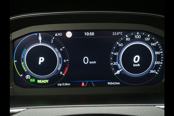 Volkswagen Passat Variant 1.4 TSI PHEV GTE | Panoramadak | Massage | Camera | Virtual | Keyless | Adaptive Cruise | Carplay