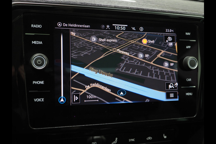 Volkswagen Passat Variant 1.4 TSI PHEV GTE | Panoramadak | Massage | Camera | Virtual | Keyless | Adaptive Cruise | Carplay