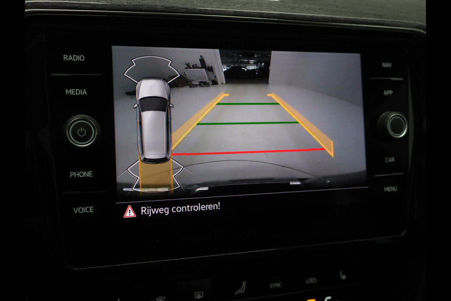 Volkswagen Passat Variant 1.4 TSI PHEV GTE | Panoramadak | Massage | Camera | Virtual | Keyless | Adaptive Cruise | Carplay