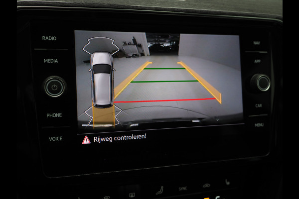 Volkswagen Passat Variant 1.4 TSI PHEV GTE | Panoramadak | Massage | Camera | Virtual | Keyless | Adaptive Cruise | Carplay