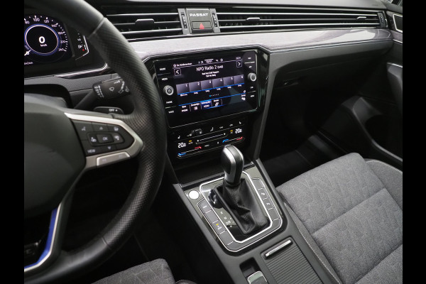 Volkswagen Passat Variant 1.4 TSI PHEV GTE | Panoramadak | Massage | Camera | Virtual | Keyless | Adaptive Cruise | Carplay