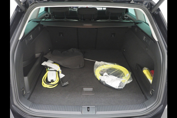 Volkswagen Passat Variant 1.4 TSI PHEV GTE | Panoramadak | Massage | Camera | Virtual | Keyless | Adaptive Cruise | Carplay