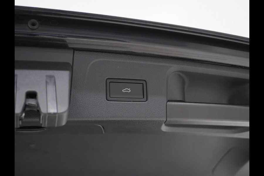 Volkswagen Passat Variant 1.4 TSI PHEV GTE | Panoramadak | Massage | Camera | Virtual | Keyless | Adaptive Cruise | Carplay