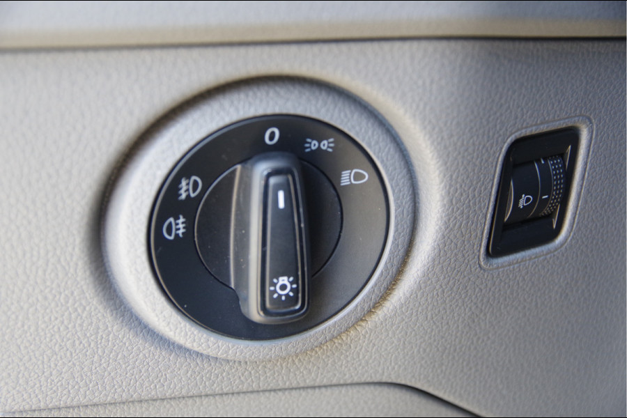 Volkswagen Crafter 35 2.0 TDI L3H2(L2H1) 3-ZITS, 140PK AUT. STANDKACHEL, GEV. ERGO COMFORT STOEL, CRUISE, NAVI, AIRCO