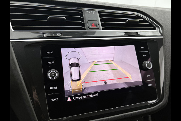 Volkswagen Tiguan 1.4 TSI eHybrid R-Line Business(GoedOnderH, Carplay, Stoel+StuurV, Camera, Trekhaak, Lane Assit, Auto Park, Etc)