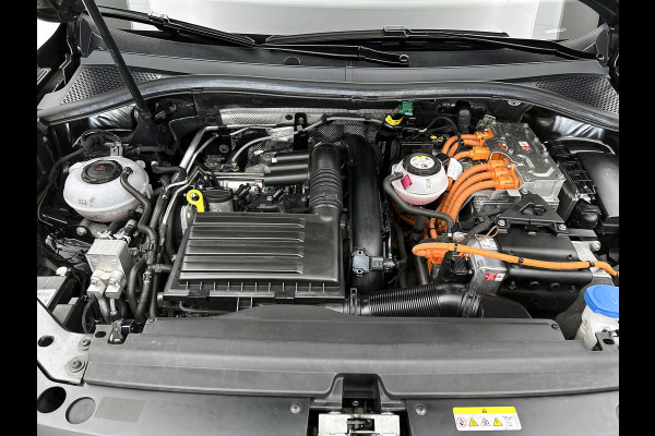 Volkswagen Tiguan 1.4 TSI eHybrid R-Line Business(GoedOnderH, Carplay, Stoel+StuurV, Camera, Trekhaak, Lane Assit, Auto Park, Etc)