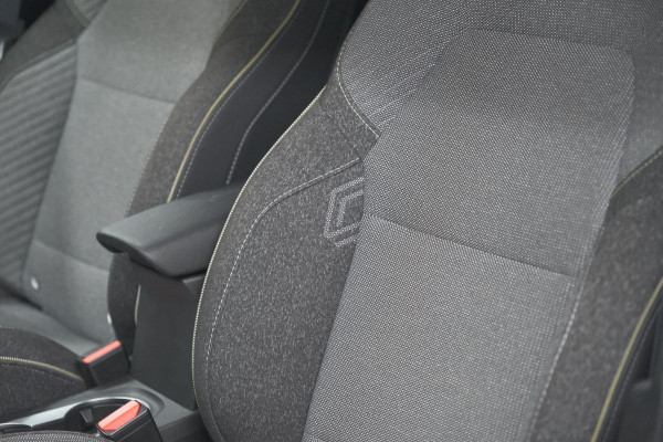 Renault Captur TCe 90 Techno | Camera | Navigatie | Apple Carplay | Pack Full Screen | 18 Inch Lichtmetalen Velgen