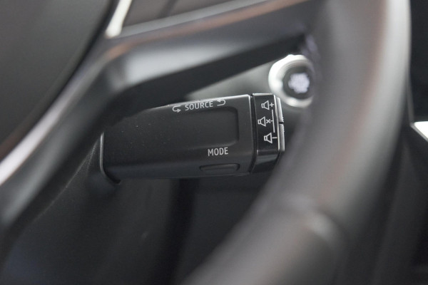 Renault Captur TCe 90 Techno | Camera | Navigatie | Apple Carplay | Pack Full Screen | 18 Inch Lichtmetalen Velgen