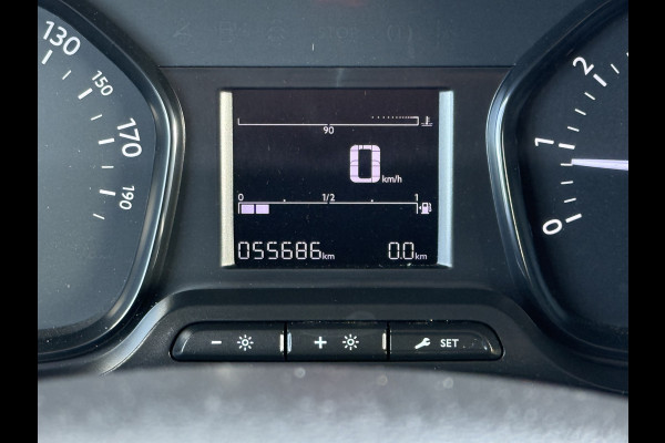 Peugeot Expert 2.0 BlueHDI 123 PK / L2H1 / 1e EIG. / 2.5 TONS TREKHAAK / AIRCO / CRUISE / BLINDSPOT