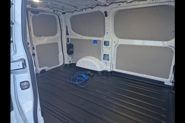 Ford Transit Custom 320 2.5 PHEV L1H1 Limited | Automaat | Stoelverwarming | Camera | 2.300 kg geremd trekgewicht