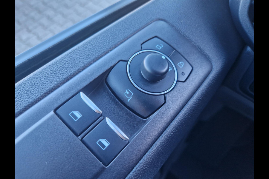 Ford Transit Custom 320 2.5 PHEV L1H1 Limited | Automaat | Stoelverwarming | Camera | 2.300 kg geremd trekgewicht