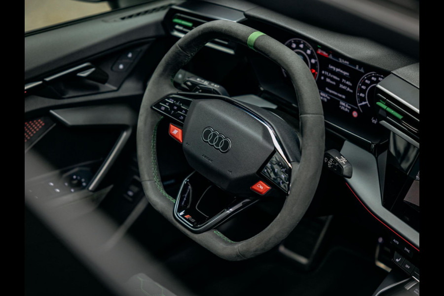 Audi RS3 Sportback 2.5 TFSI quattro | HULK edition | Carbon | Kuipstoelen | Sonos | Stoelverwarming |