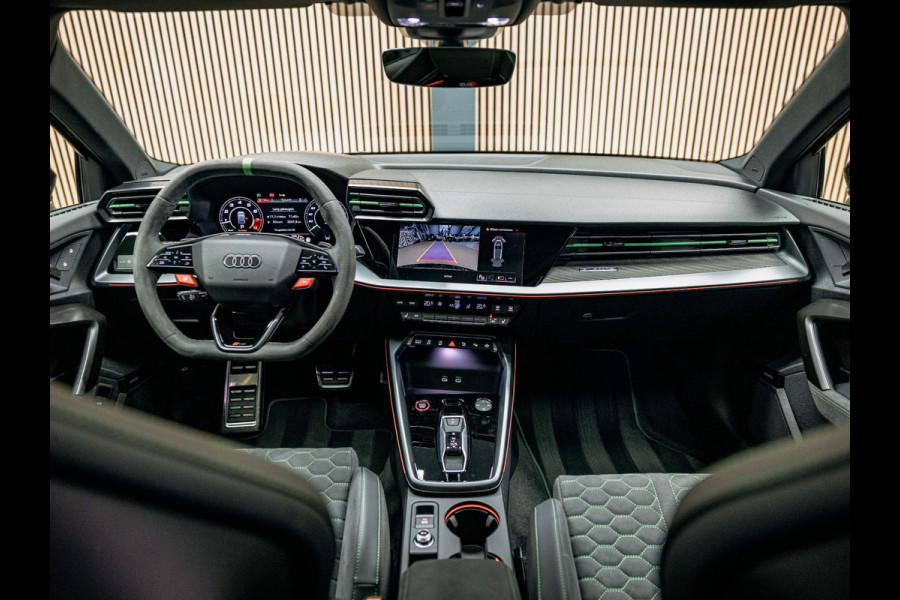 Audi RS3 Sportback 2.5 TFSI quattro | HULK edition | Carbon | Kuipstoelen | Sonos | Stoelverwarming |