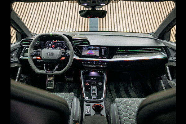 Audi RS3 Sportback 2.5 TFSI quattro | HULK edition | Carbon | Kuipstoelen | Sonos | Stoelverwarming |