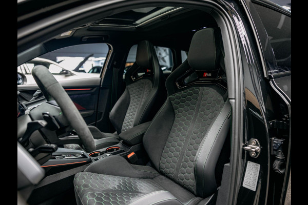 Audi RS3 Sportback 2.5 TFSI quattro | HULK edition | Carbon | Kuipstoelen | Sonos | Stoelverwarming |