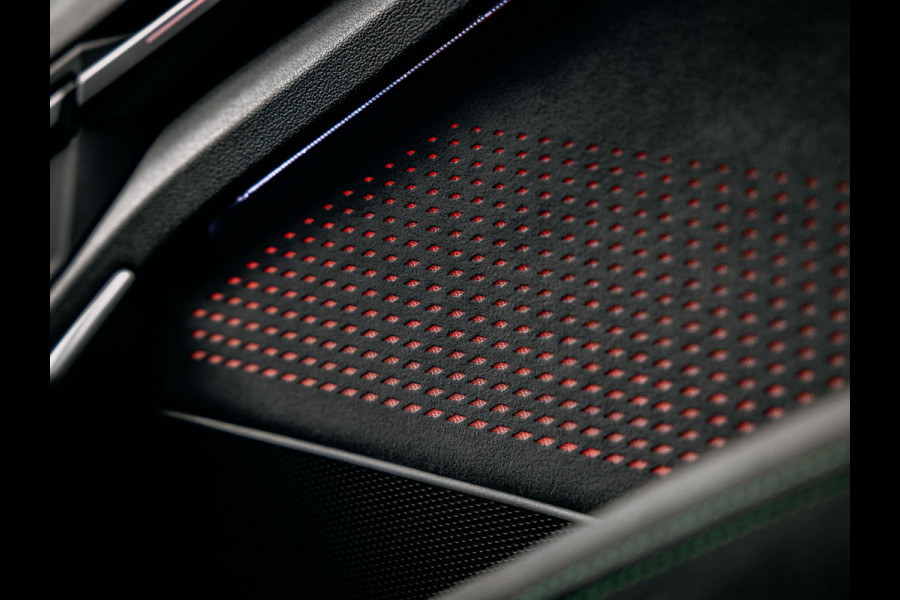 Audi RS3 Sportback 2.5 TFSI quattro | HULK edition | Carbon | Kuipstoelen | Sonos | Stoelverwarming |