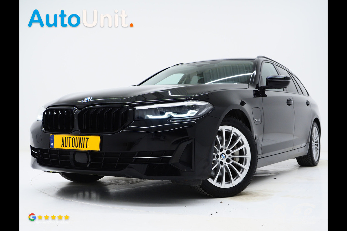 BMW 5 Serie Touring 530e | Leder | Trekhaak | Camera | Adaptive Cruise | Dodehoek | Stoelverwarming | Carplay