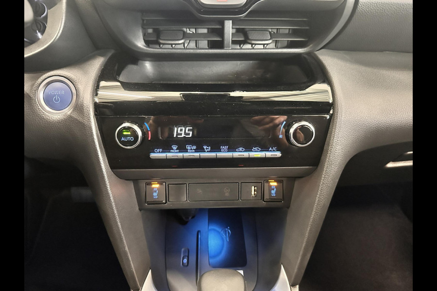 Toyota Yaris Cross 1.5 Hybrid Dynamic Navigatie Apple Carplay/Android Auto Camera Parkeersensoren achter Adaptive Cruise Control Full LED Lichtmetalen velgen Climate Control
