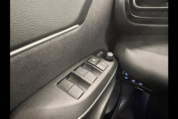 Toyota Yaris Cross 1.5 Hybrid Dynamic Navigatie Apple Carplay/Android Auto Camera Parkeersensoren achter Adaptive Cruise Control Full LED Lichtmetalen velgen Climate Control