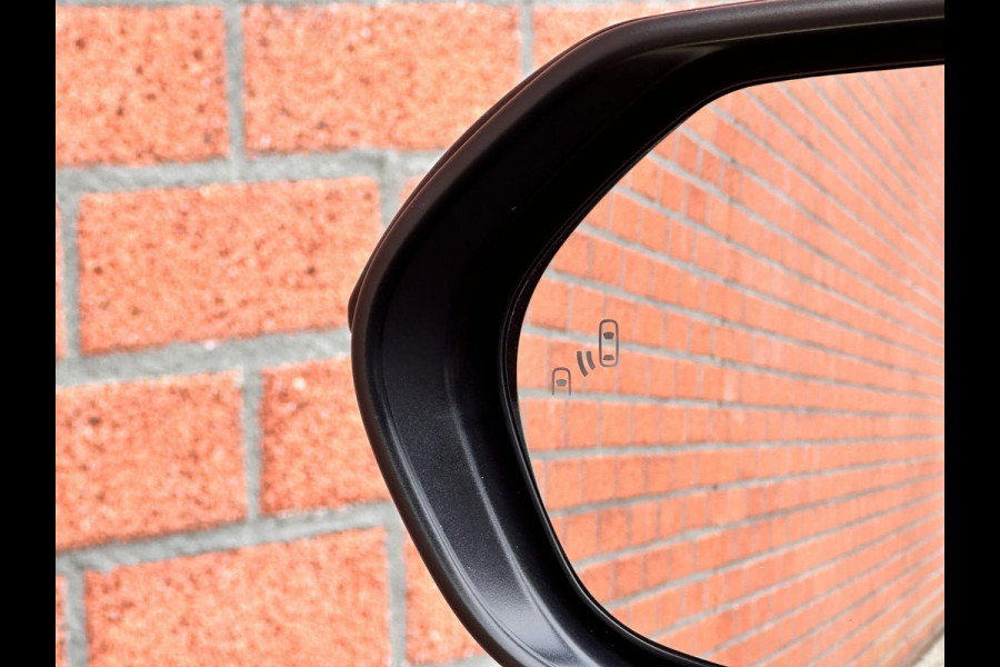 Toyota Yaris Cross 1.5 Hybrid Dynamic Navigatie Apple Carplay/Android Auto Camera Parkeersensoren achter Adaptive Cruise Control Full LED Lichtmetalen velgen Climate Control