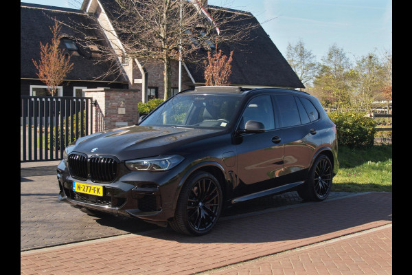 BMW X5 xDrive45e High Executive | M-Pakket | Carbon Pakket | Bowers & Wilkins | Saphirschwarz metallic | NL-Auto |