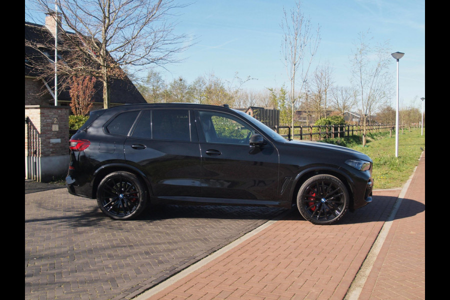 BMW X5 xDrive45e High Executive | M-Pakket | Carbon Pakket | Bowers & Wilkins | Saphirschwarz metallic | NL-Auto |
