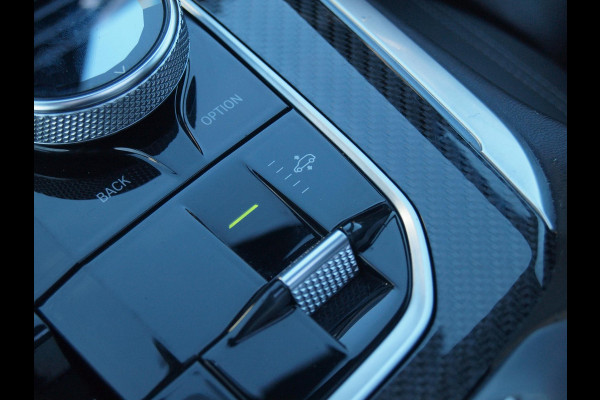 BMW X5 xDrive45e High Executive | M-Pakket | Carbon Pakket | Bowers & Wilkins | Saphirschwarz metallic | NL-Auto |