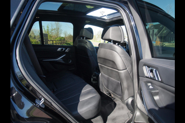 BMW X5 xDrive45e High Executive | M-Pakket | Carbon Pakket | Bowers & Wilkins | Saphirschwarz metallic | NL-Auto |
